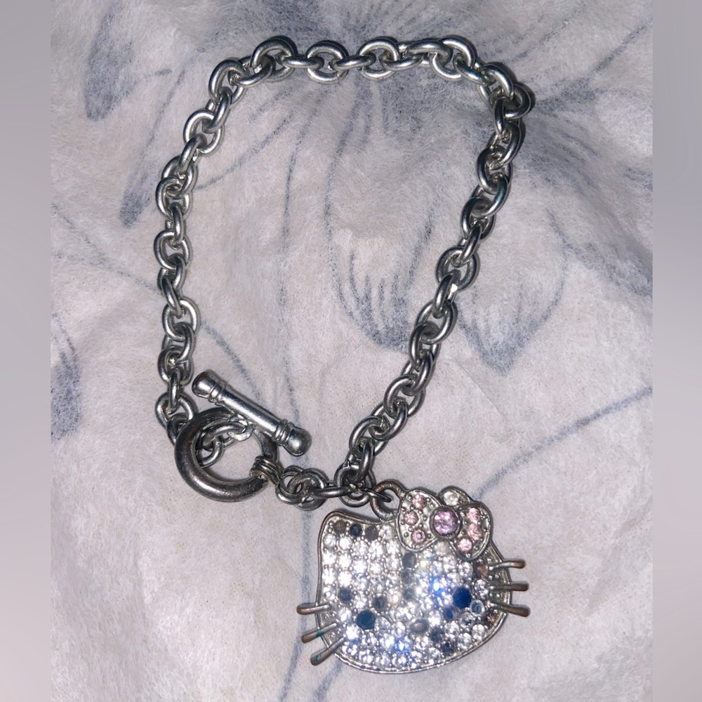 - Hello kitty vintage chain bracelet